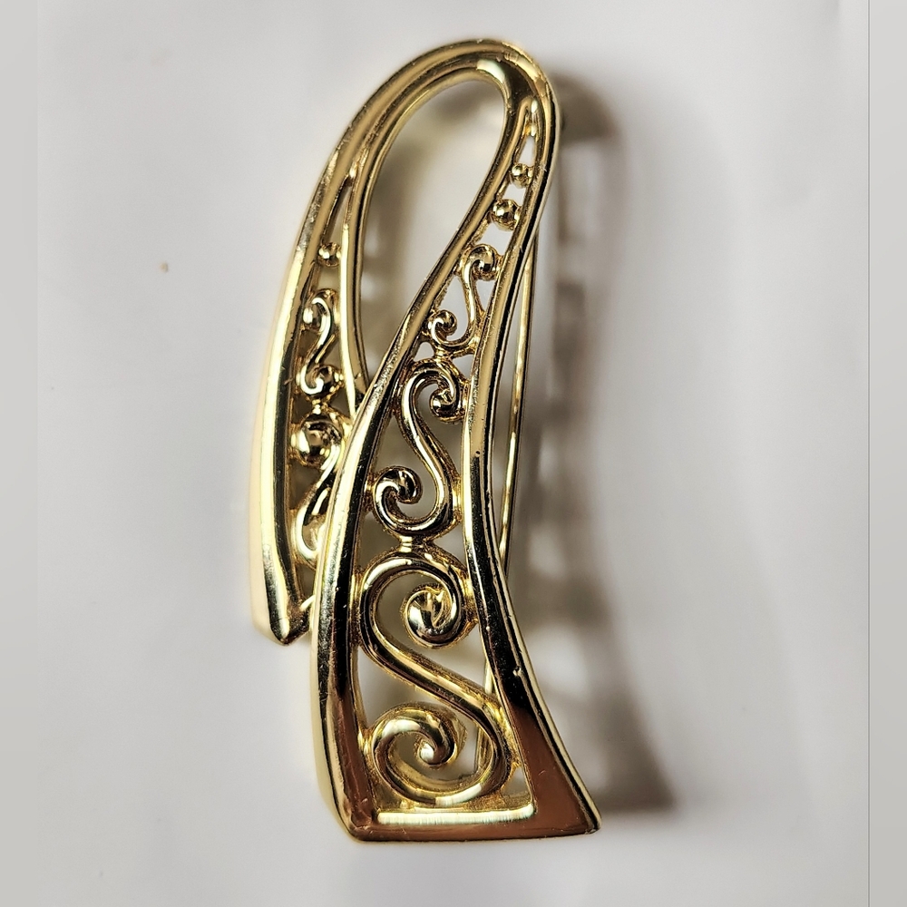 Vintage Gold Tone Filigree Brooch with Intricate Openwork Design